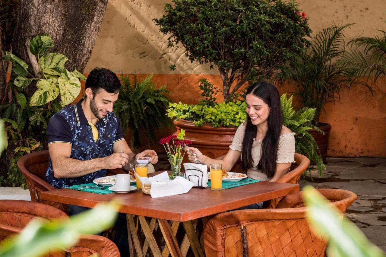 Hotel Boutique Sol Y Luna Spa Ajijic Ngoại thất bức ảnh