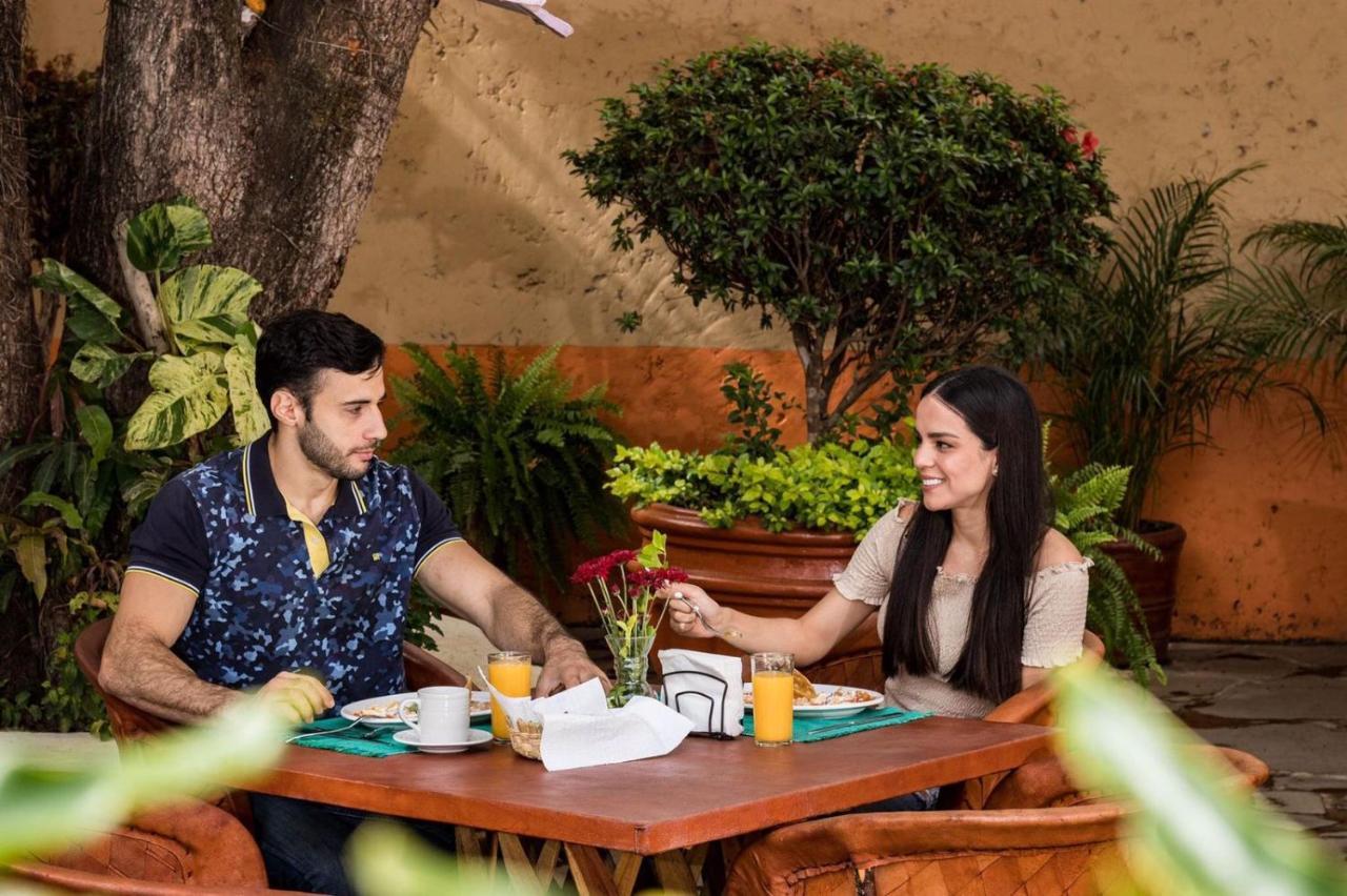 Hotel Boutique Sol Y Luna Spa Ajijic Ngoại thất bức ảnh