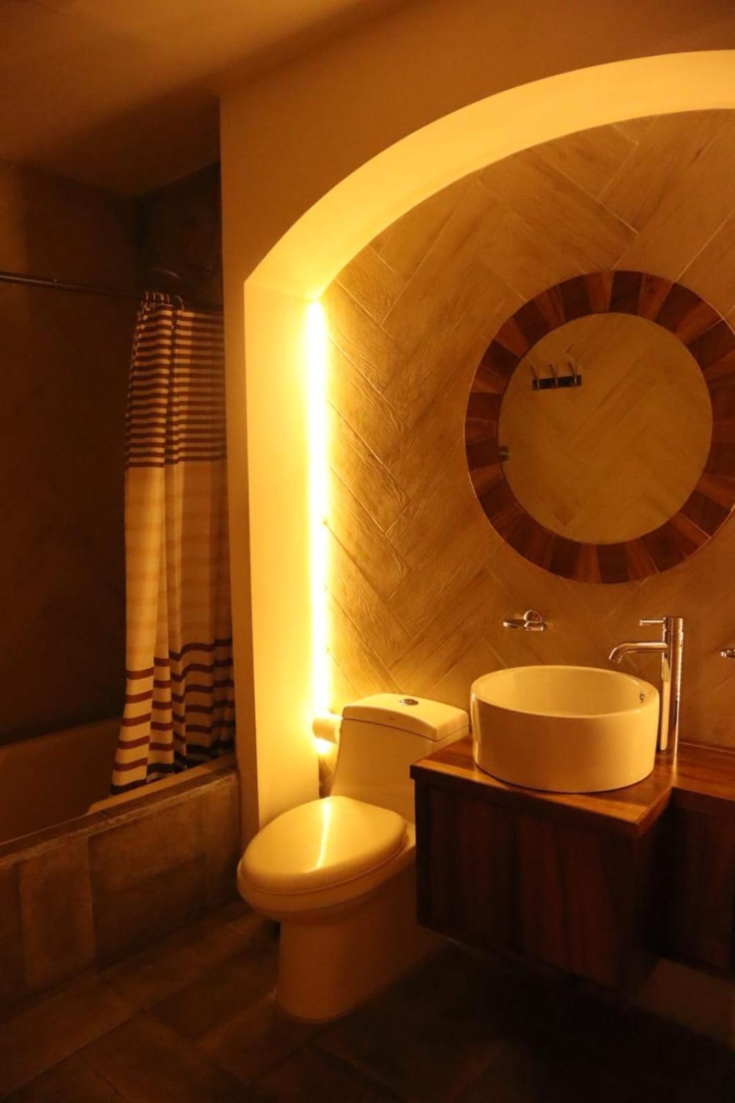 Hotel Boutique Sol Y Luna Spa Ajijic Ngoại thất bức ảnh