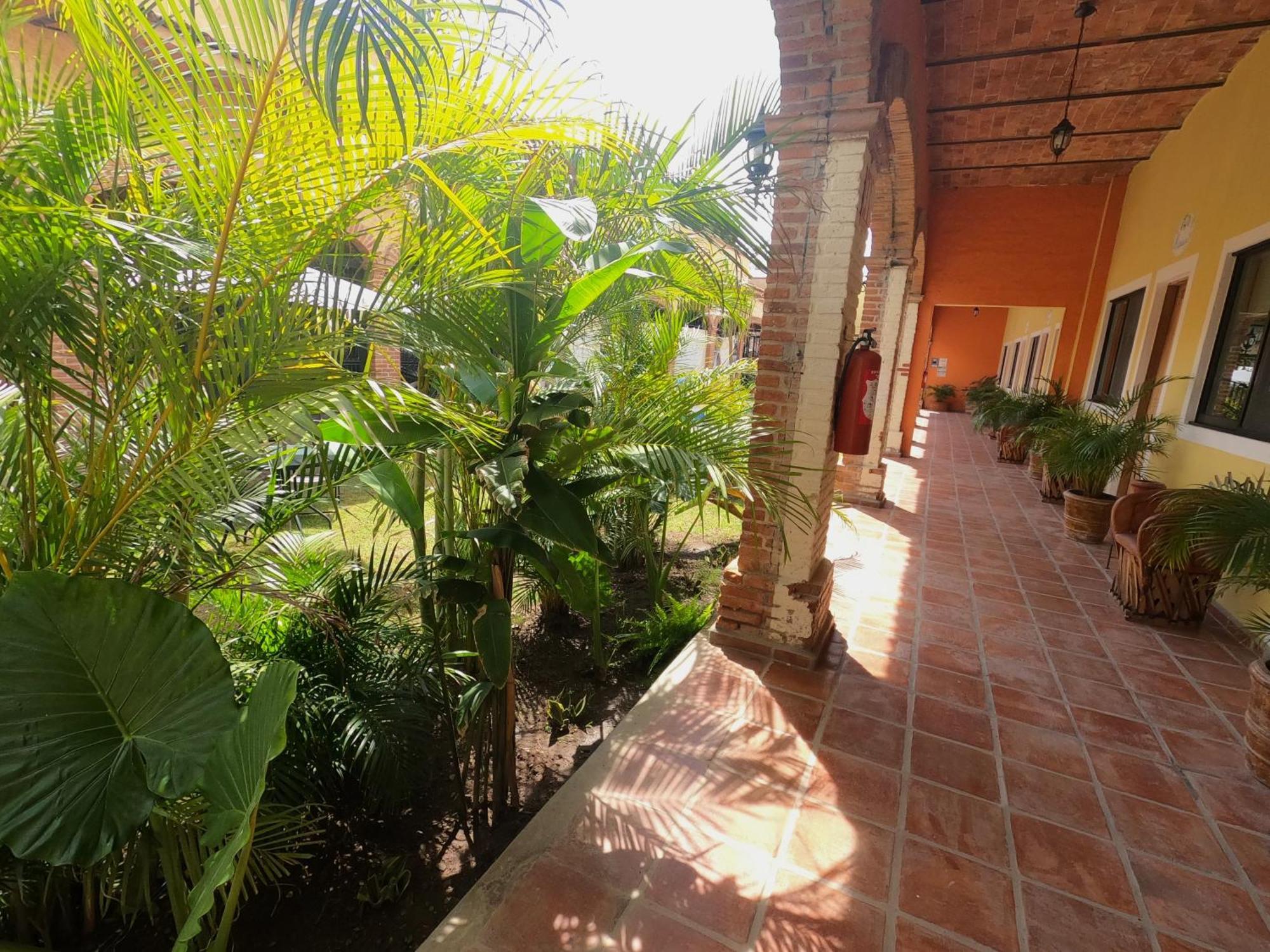 Hotel Boutique Sol Y Luna Spa Ajijic Ngoại thất bức ảnh