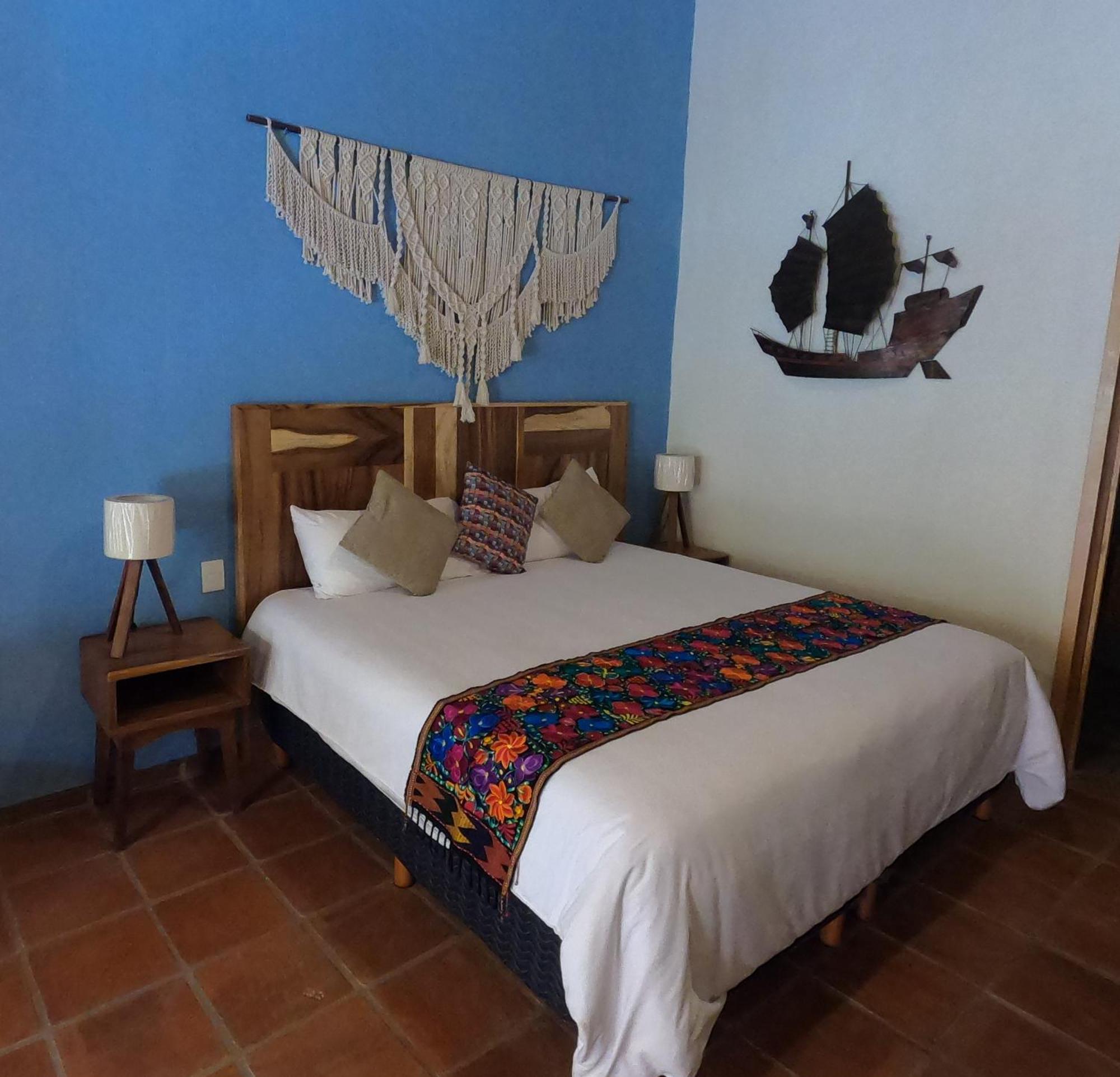 Hotel Boutique Sol Y Luna Spa Ajijic Ngoại thất bức ảnh